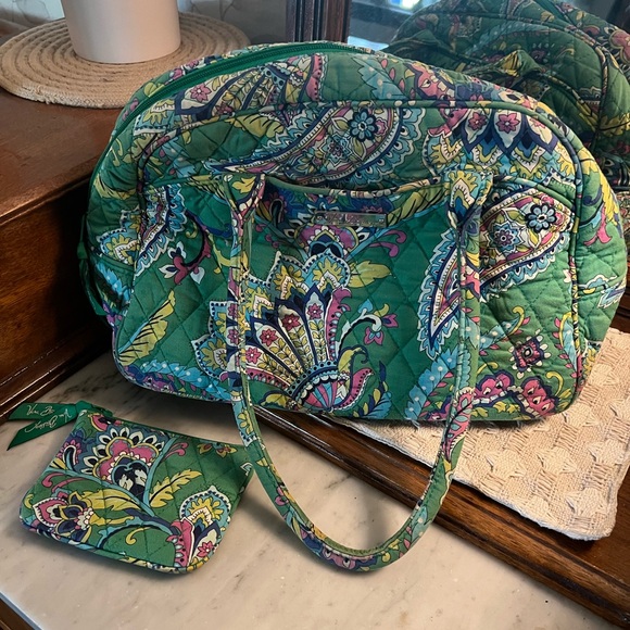 VERA BRADLEY Classic Quilted Top Handle Bowler Bag and Pouch Emerald Paisley GUC - Picture 1 of 10